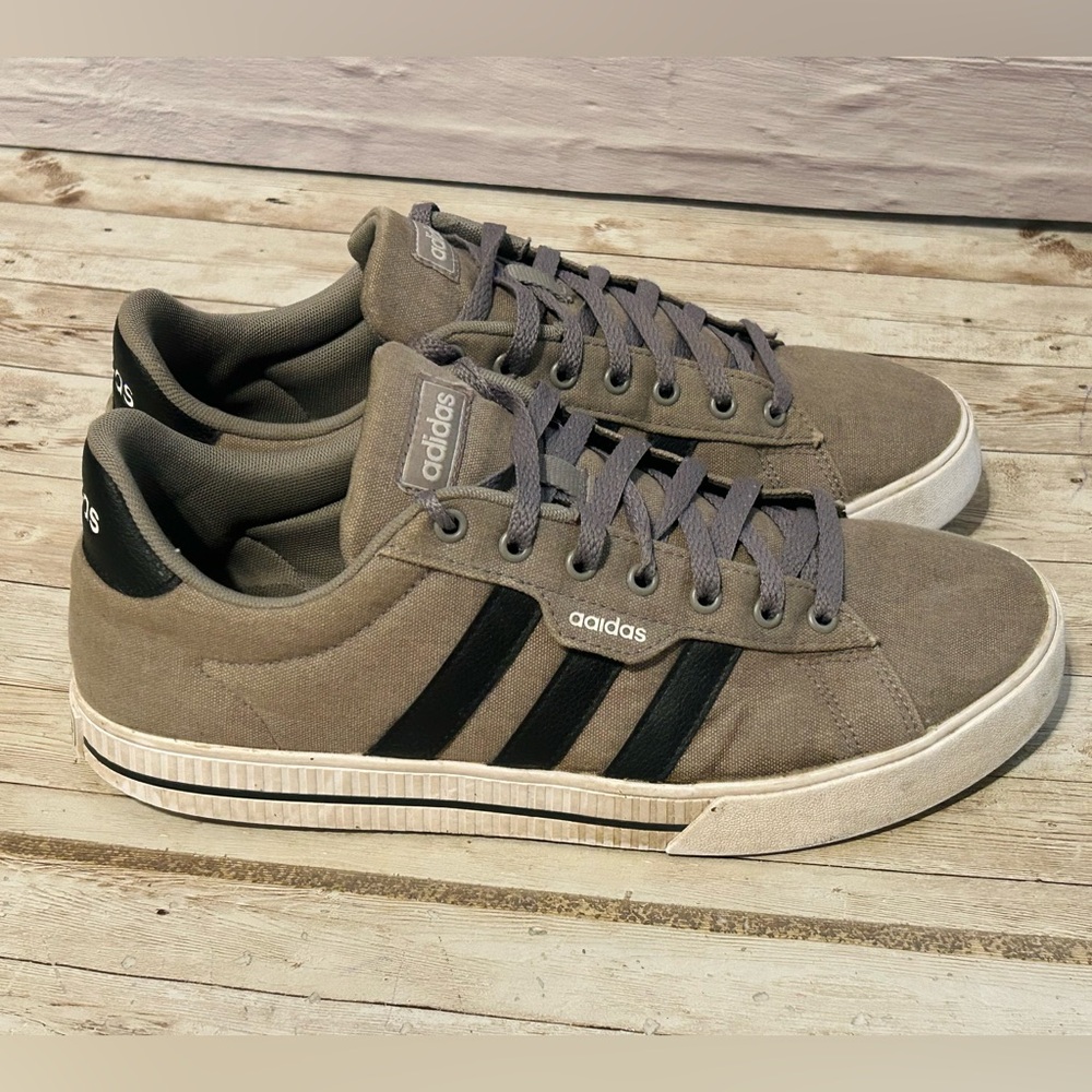 Adidas Daily 3.0 Sneakers Mens Size 9.5 Gray Black Skateboarding Skates FW3270